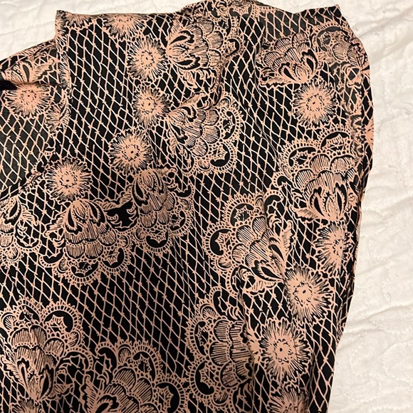 Banana Republic blouse - Picture 4 of 6